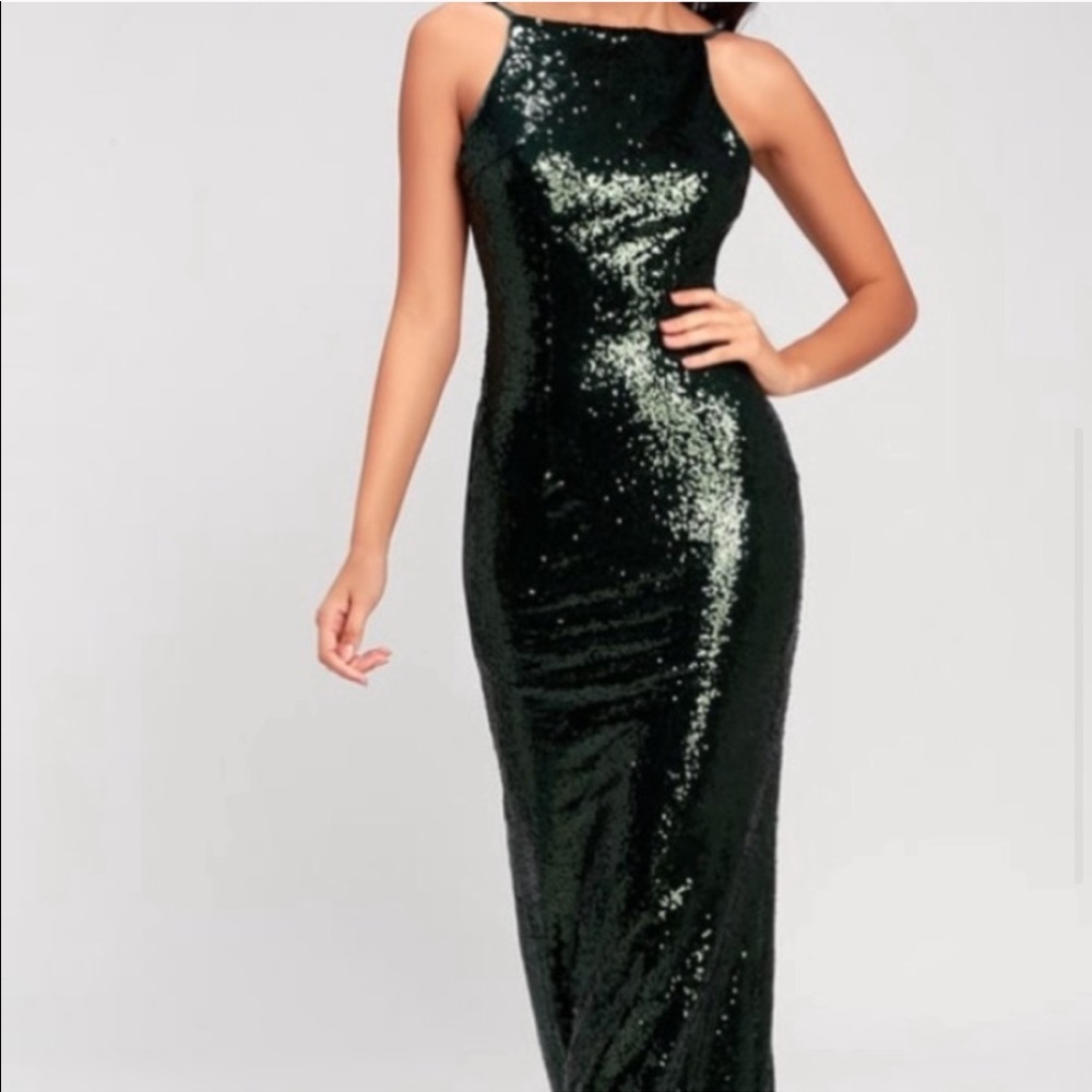Lulu’s Chic Celebration forest green sequin dress